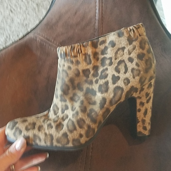 Sam & Libby Leopard print Bootie Size 8.5 - Picture 3 of 8